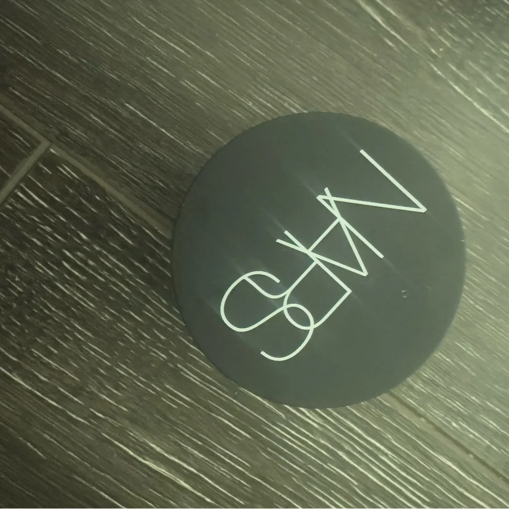 NARS Soft Velvet Loose Powder • Beach • NWT Discontinued